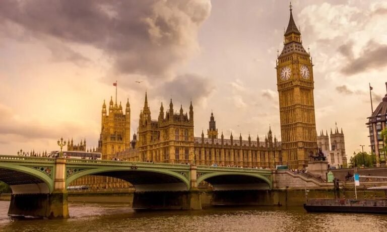 Discover the Exciting World of iWinFortune Casino in the UK Market